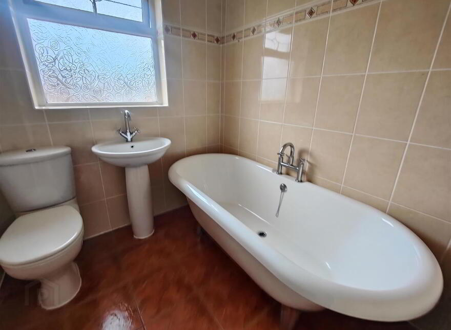 3 Lyndhurst Path, Belfast, BT13 3XY