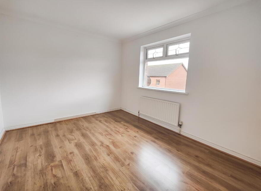3 Lyndhurst Path, Belfast, BT13 3XY