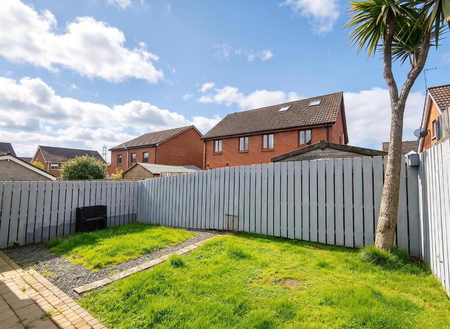 3 Lyndhurst Path, Belfast, BT13 3XY