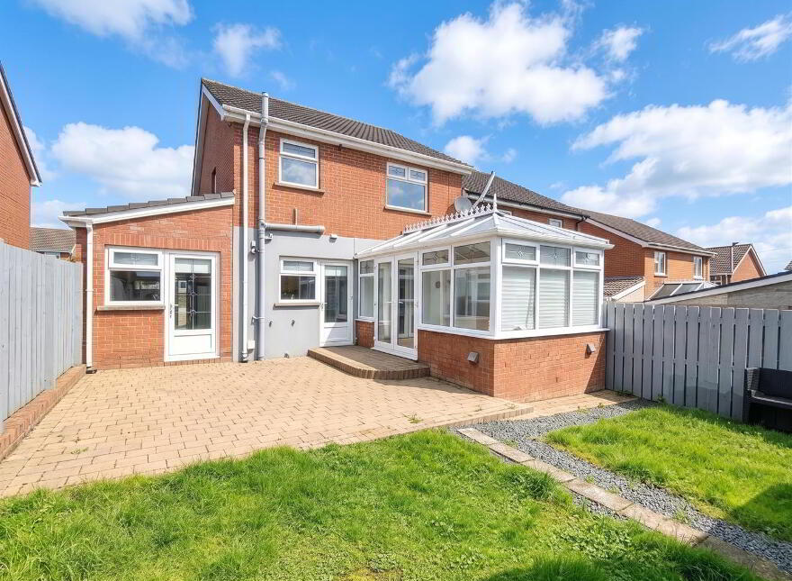 3 Lyndhurst Path, Belfast, BT13 3XY