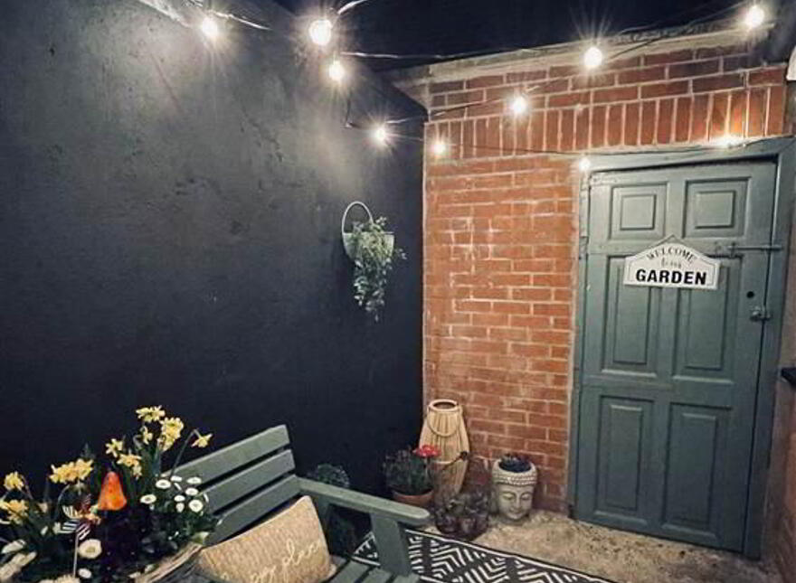 13 Farnham Street, Belfast, BT7 2FL