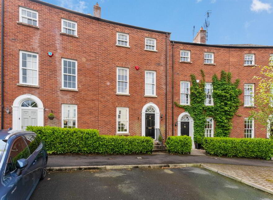 11 Kilwarlin Crescent, Hillsborough, BT26 6QF
