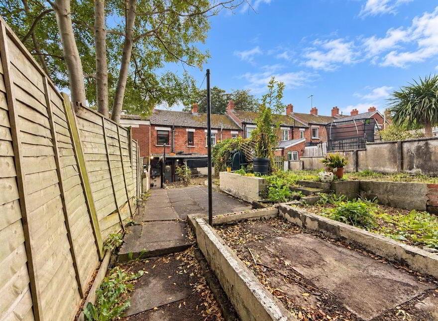 25 Glenbank Drive, Belfast, BT14 8BJ
