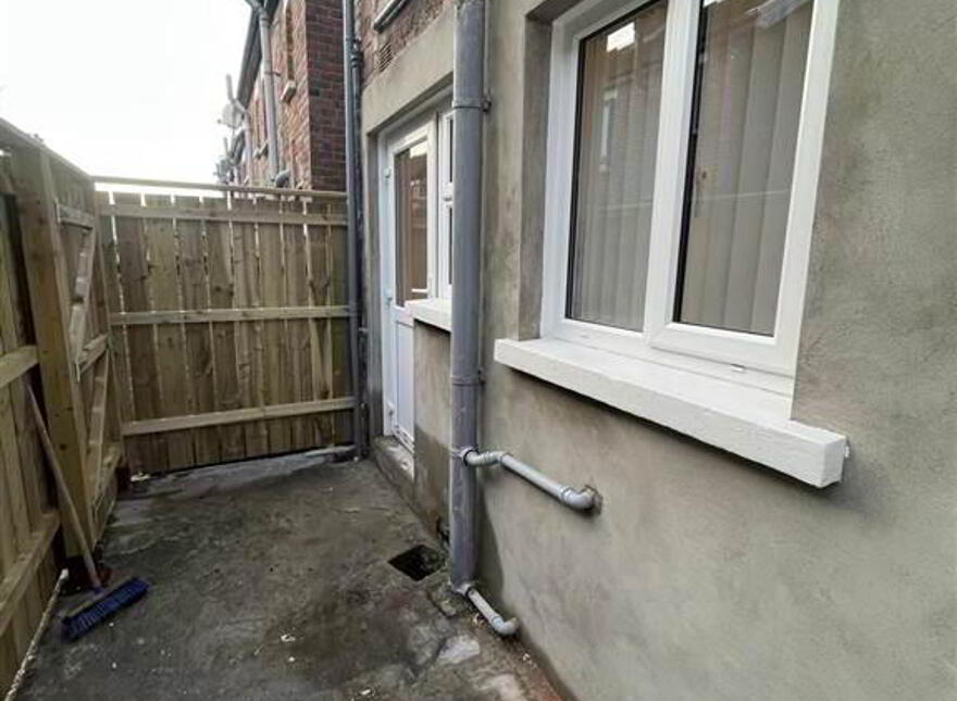 9 Dunraven Parade, Belfast, BT5 6BT