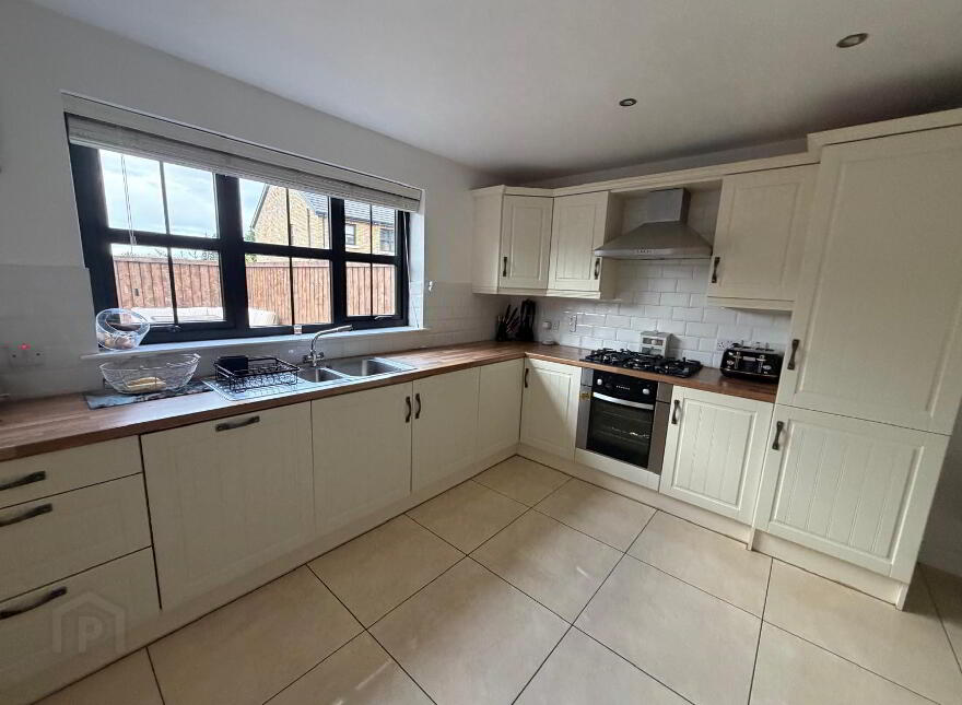 30 Glenview Manor, Strabane, BT82 8FA