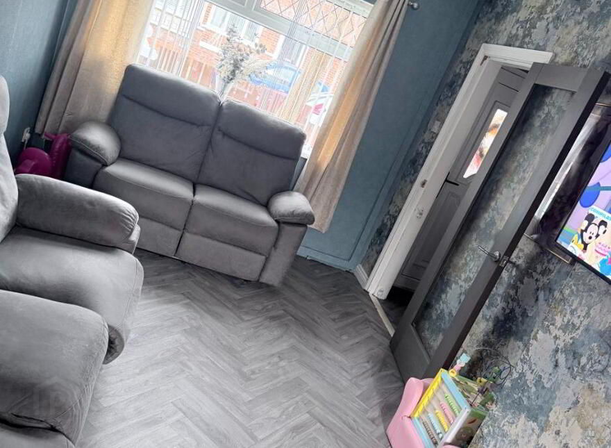65 Mount Vernon, Belfast, BT15 4BJ