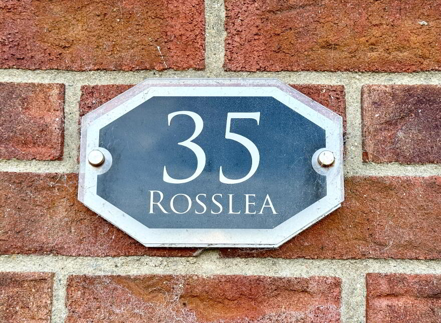 35 Rosslea, Newbuildings, L'Derry, BT47 2AQ
