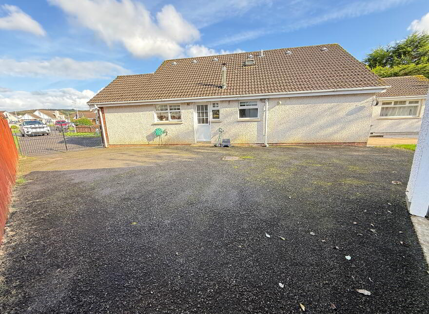 35 Rosslea, Newbuildings, L'Derry, BT47 2AQ