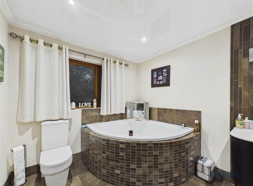 1 Woodlands Grove, Magherafelt, BT45 5RL