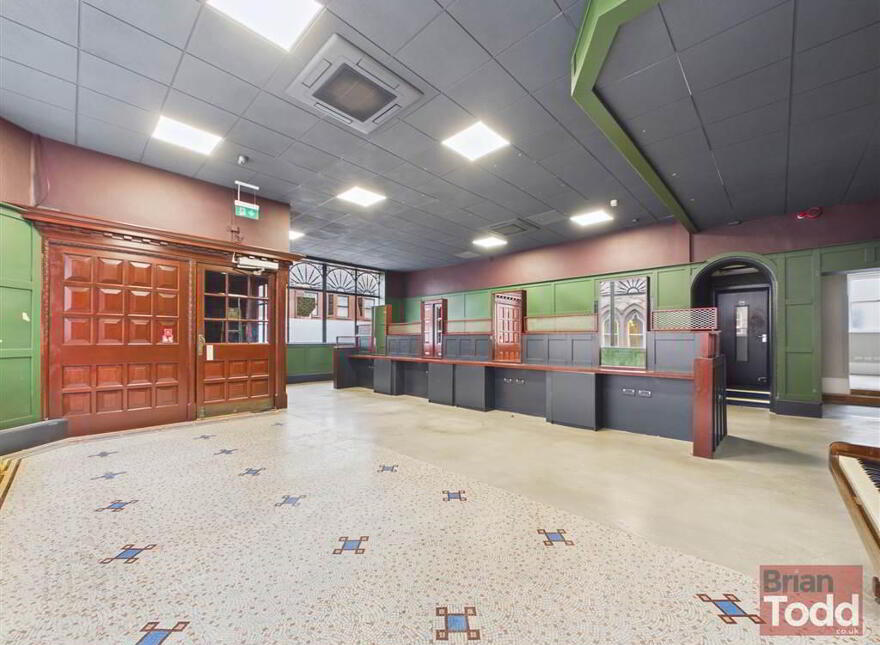 9 Upper Cross Street (Former Ulster Bank Building), Larne, BT40 1SZ