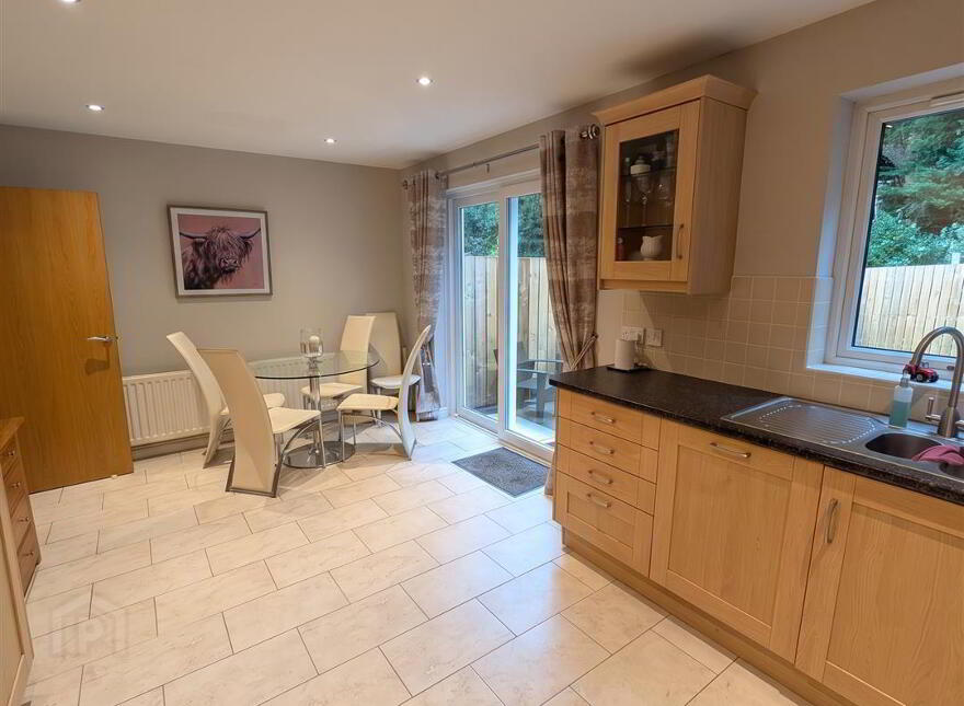 8 Todd's Hill Park, Saintfield, BT24 7FB