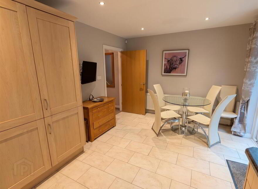 8 Todd's Hill Park, Saintfield, BT24 7FB