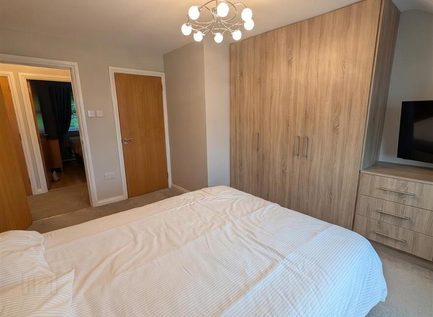 8 Todd's Hill Park, Saintfield, BT24 7FB