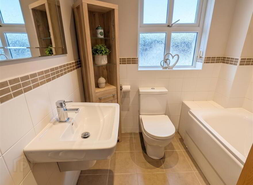 8 Todd's Hill Park, Saintfield, BT24 7FB