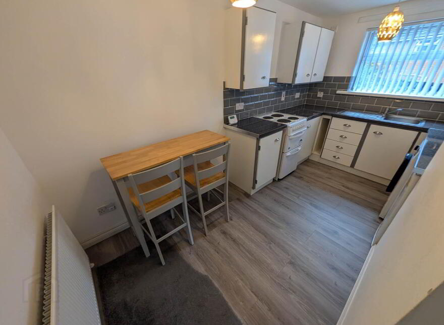 11 Glencolin Close, Glen Road, Belfast, BT11 8PE