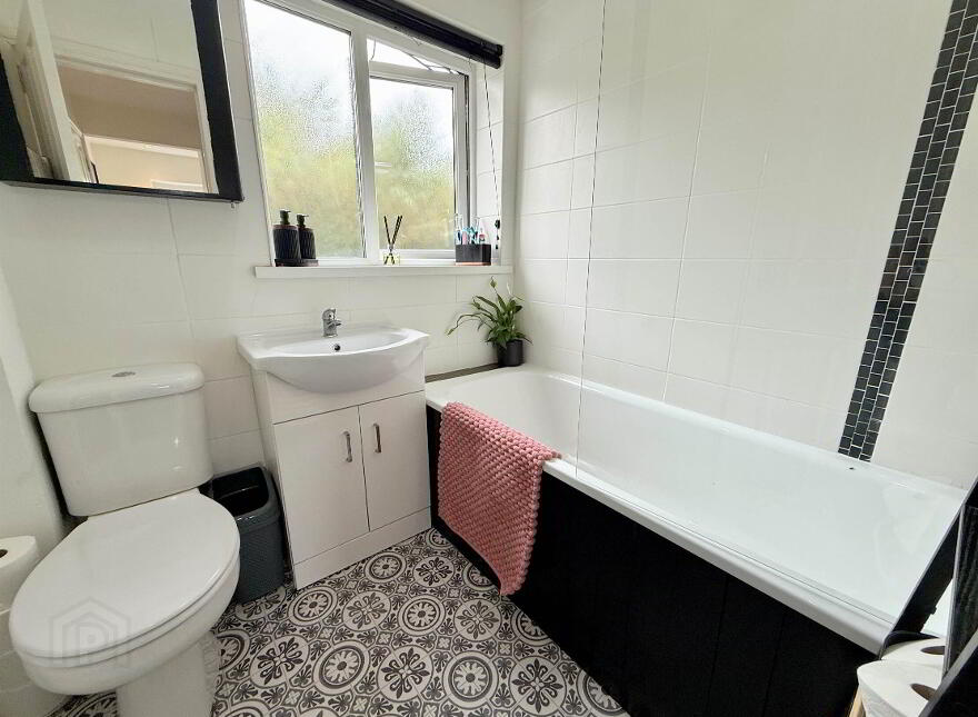 80 Ryan Park, Castlereagh, Belfast, BT5 7TY