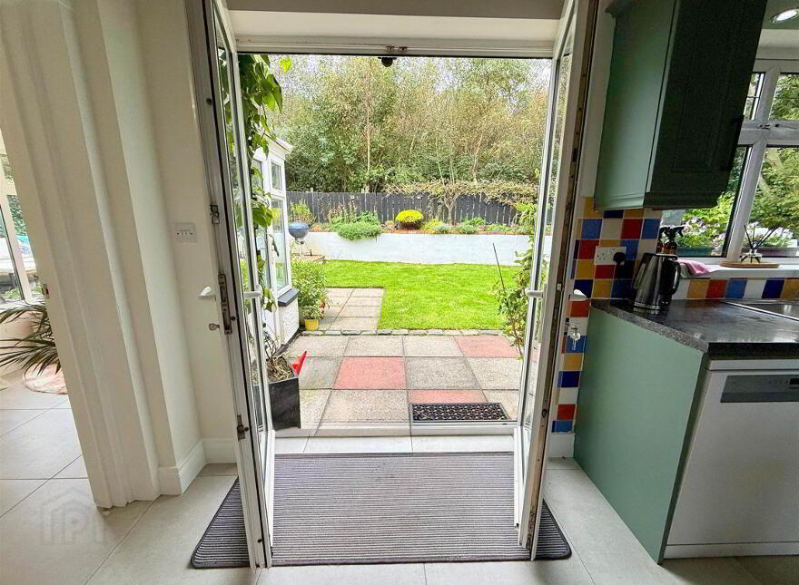 80 Ryan Park, Castlereagh, Belfast, BT5 7TY