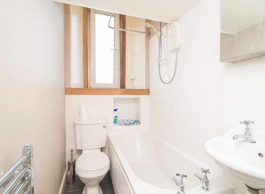 17/14 Rossie Place, Edinburgh, EH7 5SD