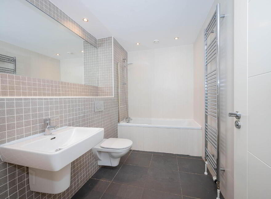 352 The Bakery, 311 Ormeau Road, Belfast, BT7 3GB