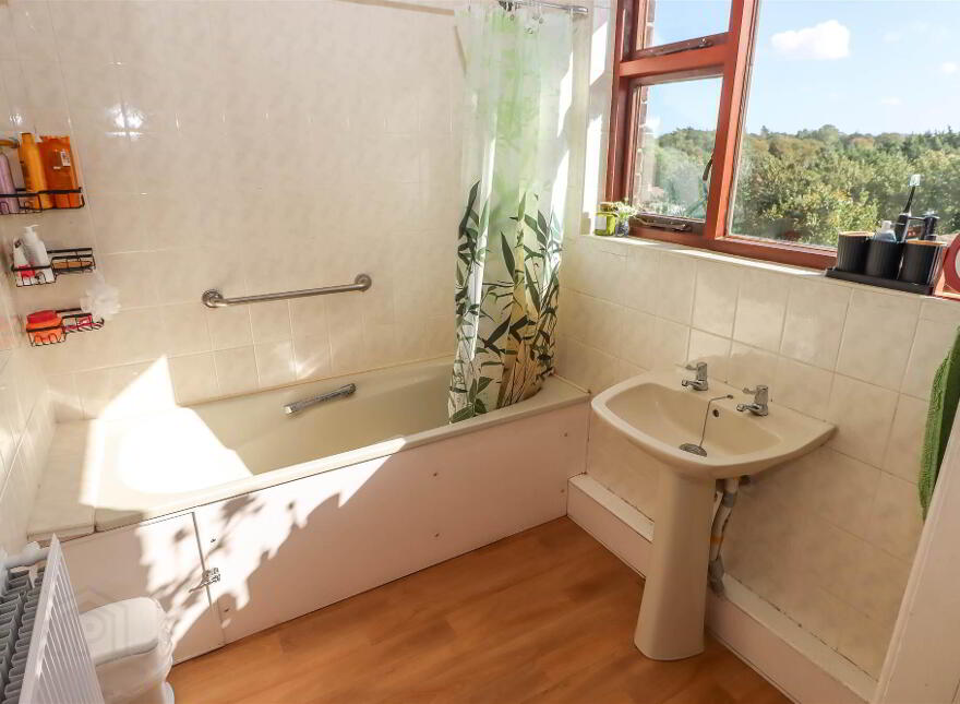 135 Cumberland Road, Dundonald, Belfast, BT16 2BB