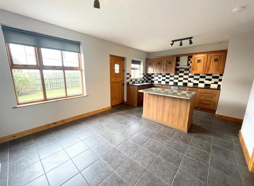 36 The Moatlands, Ballyhalbert, Newtownards, BT22 1TH