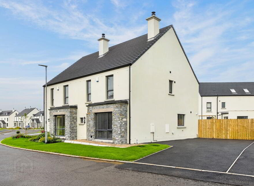 49 Oakwood View, Antrim, BT41 2FY
