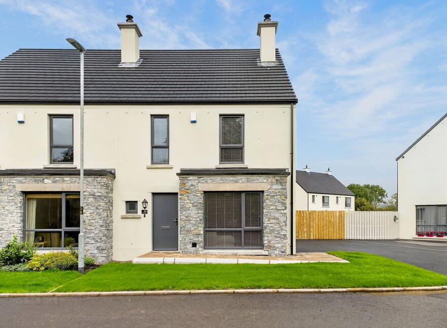 49 Oakwood View, Antrim, BT41 2FY