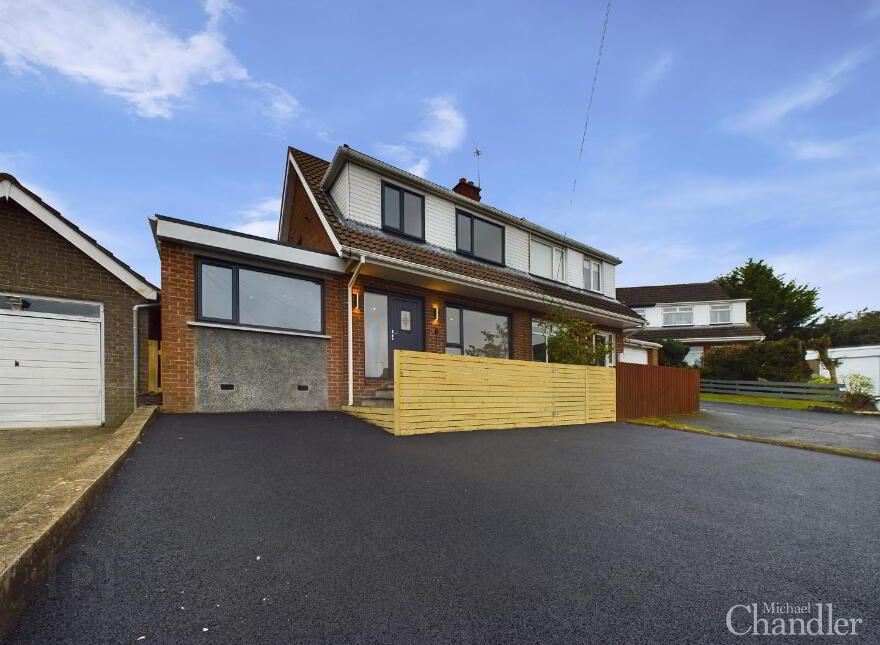6 Glennor Crescent Carryduff, Belfast, BT8 8JF