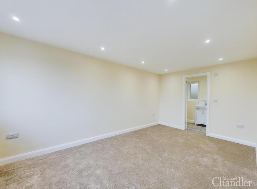 6 Glennor Crescent Carryduff, Belfast, BT8 8JF