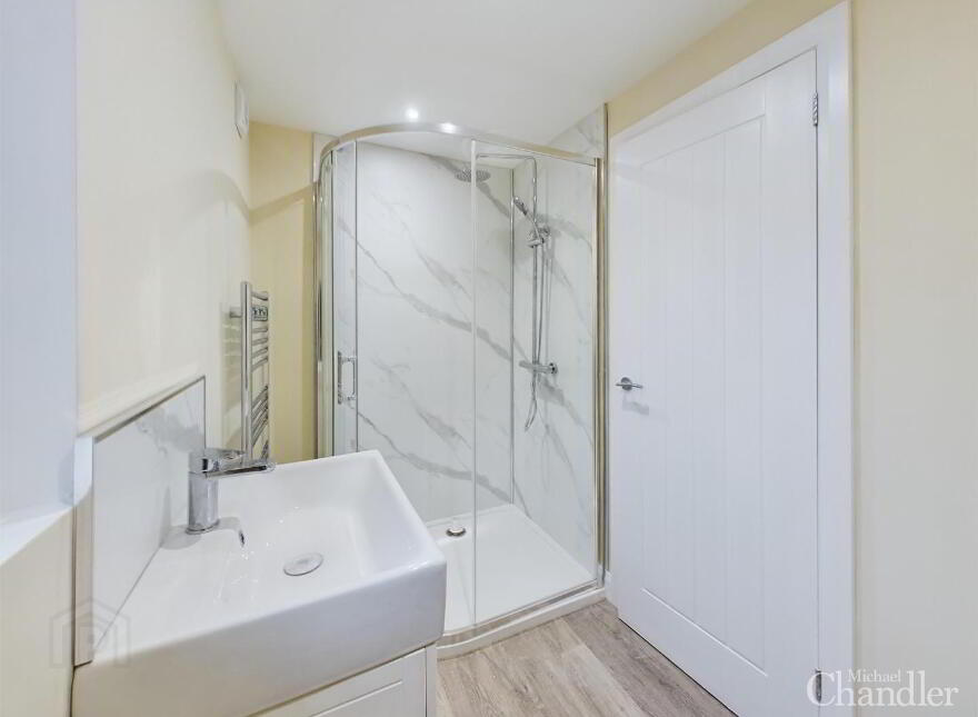 6 Glennor Crescent Carryduff, Belfast, BT8 8JF