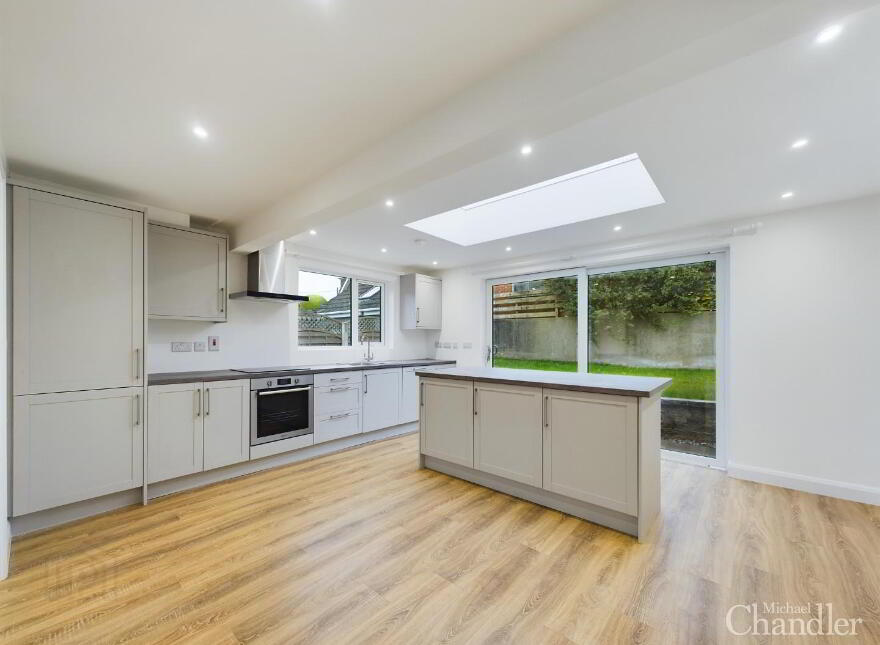 6 Glennor Crescent Carryduff, Belfast, BT8 8JF
