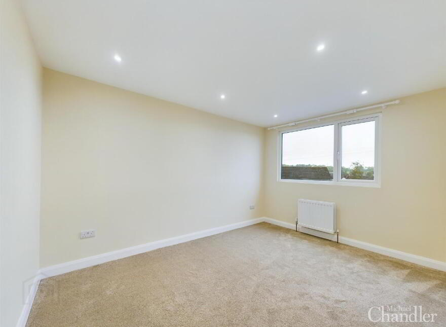 6 Glennor Crescent Carryduff, Belfast, BT8 8JF