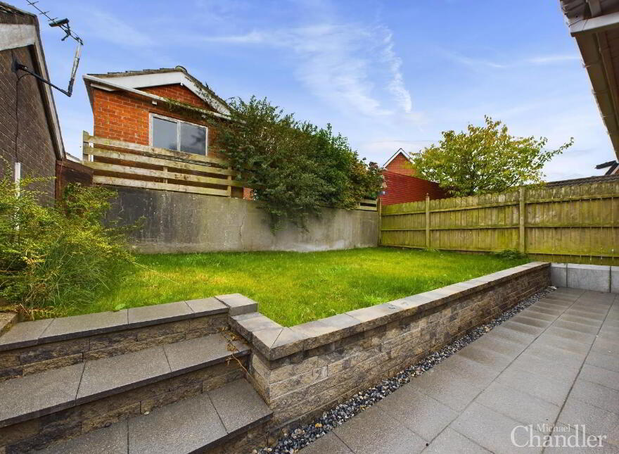 6 Glennor Crescent Carryduff, Belfast, BT8 8JF