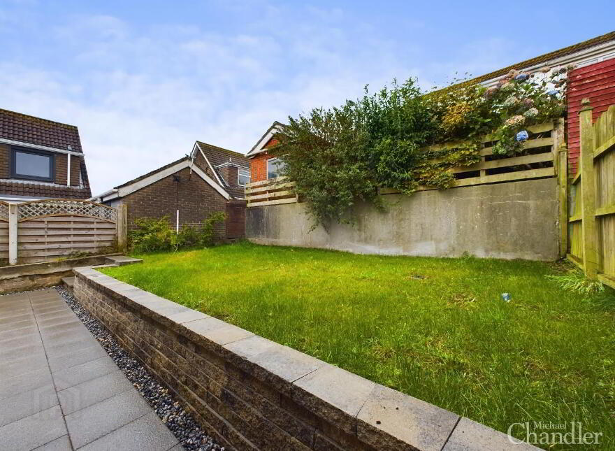 6 Glennor Crescent Carryduff, Belfast, BT8 8JF