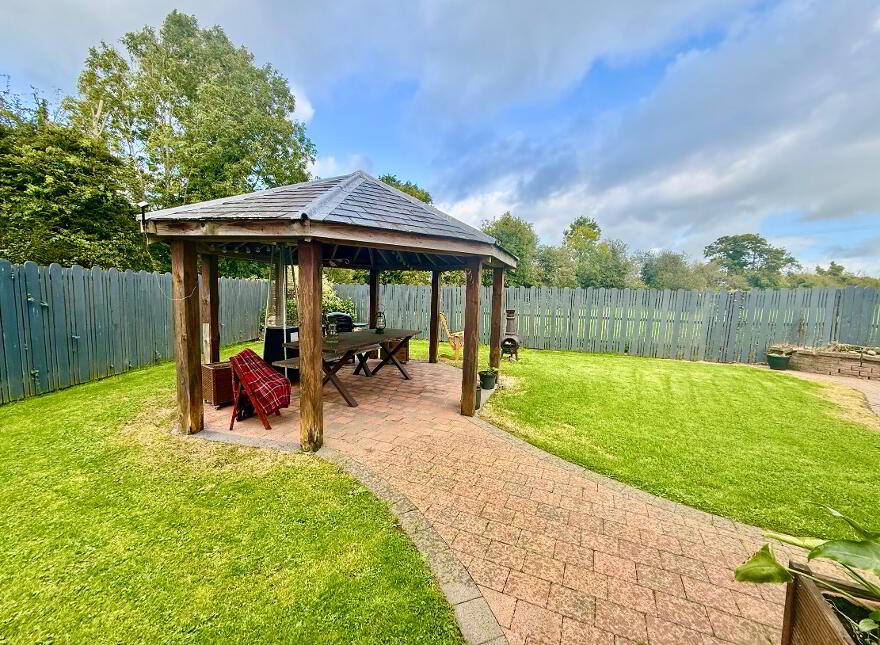 98 Weavers Meadow, Crumlin, BT29 4WP