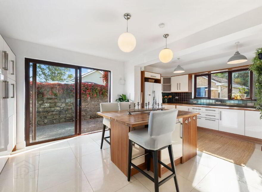 Harbour Vista, Church Road, Aghada, P25FF83