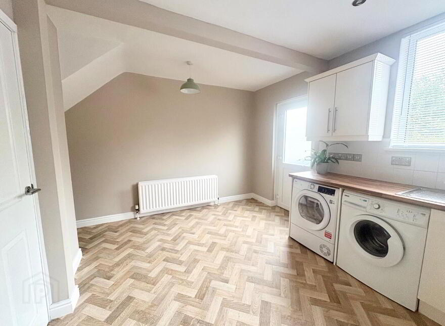 10 Belvoir Close, Belfast, BT8 7PL