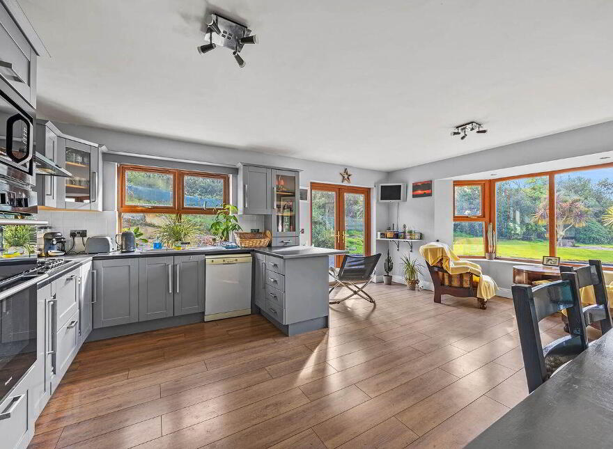 Castle Road House, Dunboy, Castletownbere, P75RW68