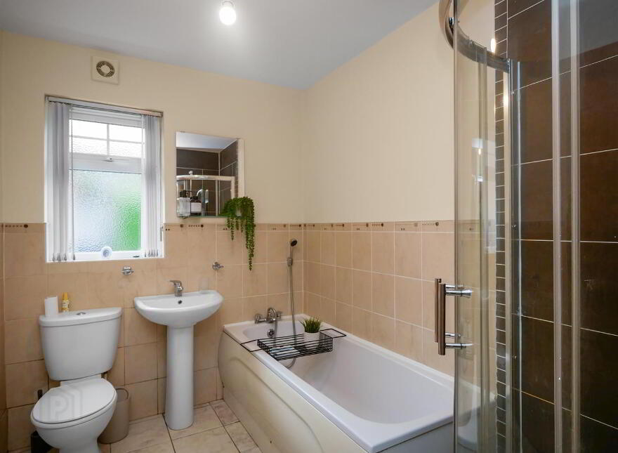 Apt 2, Glendale Court, Saintfield Road, Four Winds, Belfast, BT8 6HN