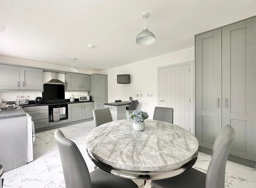 10 Crawfords Close, Portglenone, BT44 8FB