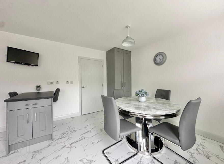 10 Crawfords Close, Portglenone, BT44 8FB
