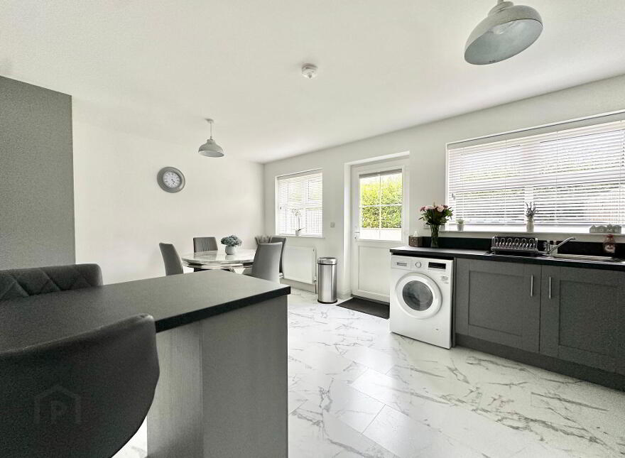 10 Crawfords Close, Portglenone, BT44 8FB