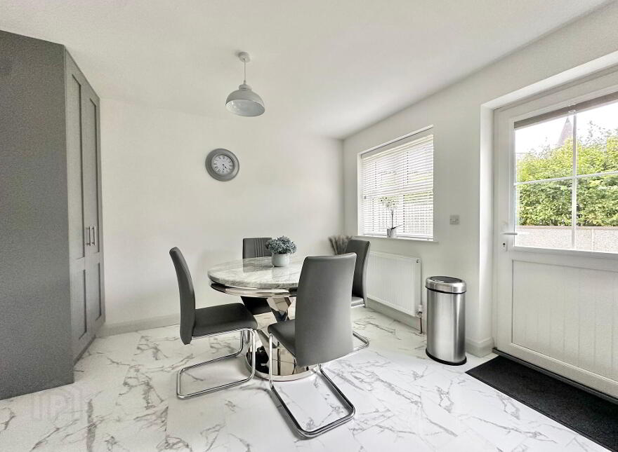 10 Crawfords Close, Portglenone, BT44 8FB