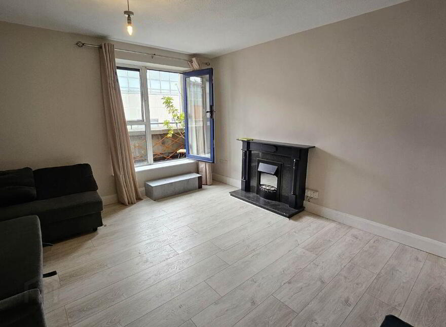 Apartment 156 King`s Court, Parnell Street, Dublin 1, D01H725