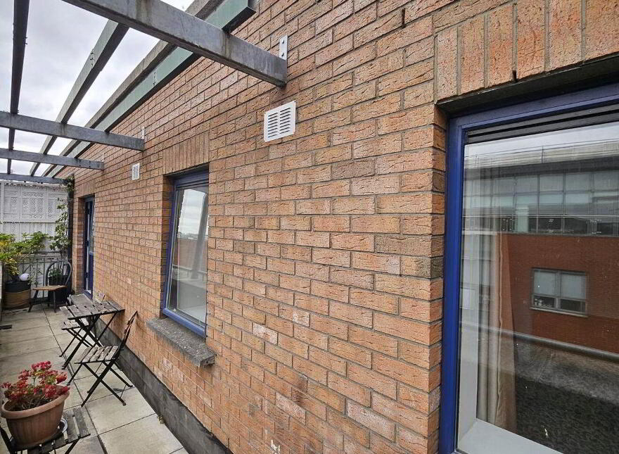 Apartment 156 King`s Court, Parnell Street, Dublin 1, D01H725