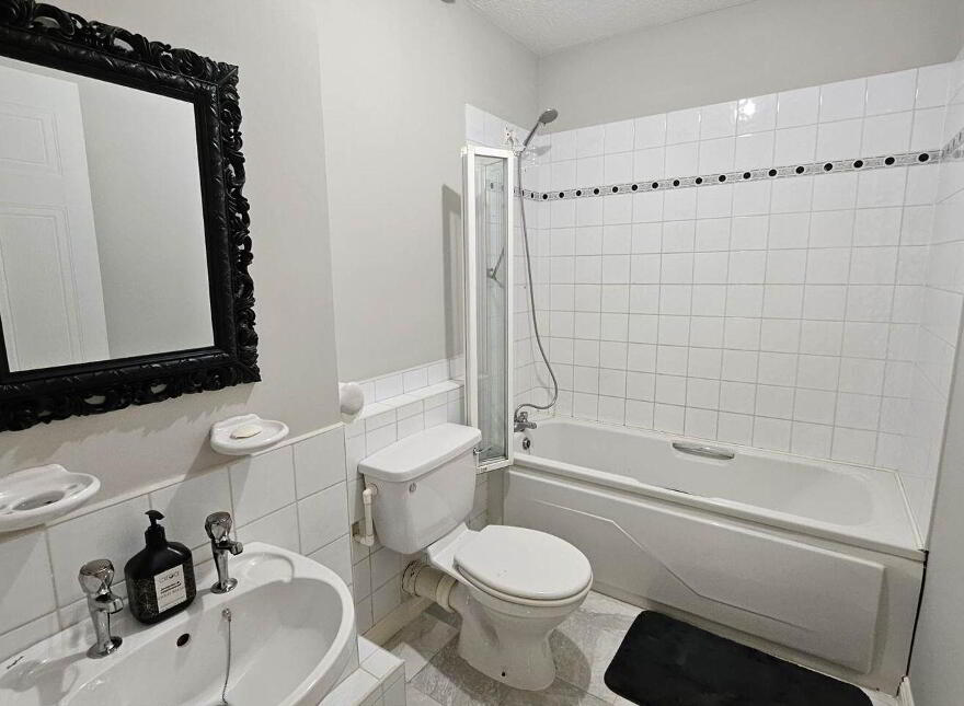 Apartment 156 King`s Court, Parnell Street, Dublin 1, D01H725