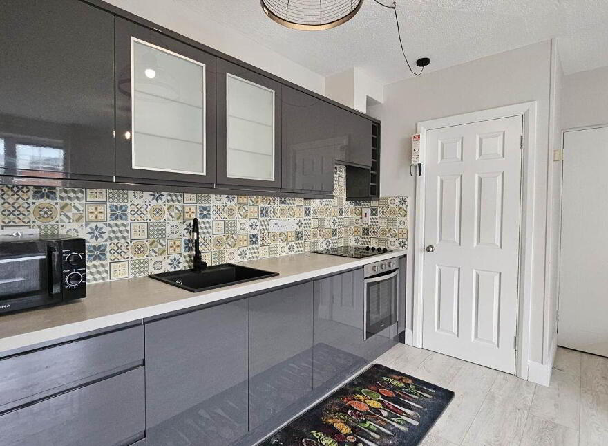 Apartment 156 King`s Court, Parnell Street, Dublin 1, D01H725