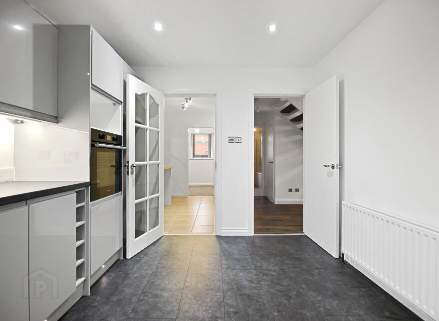 76a Dromore Road, Royal Hillsborough, BT26 6HU
