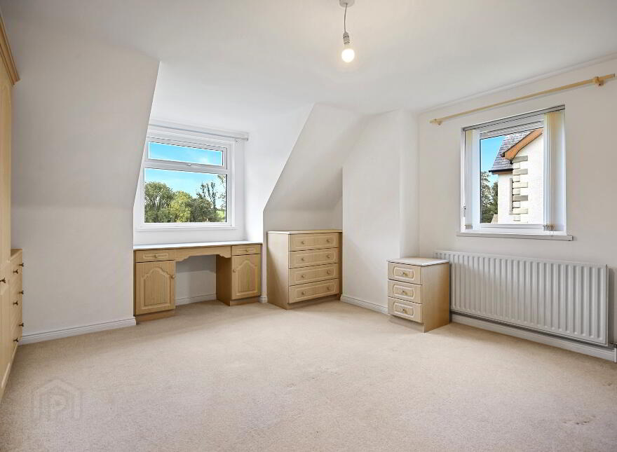 76a Dromore Road, Royal Hillsborough, BT26 6HU