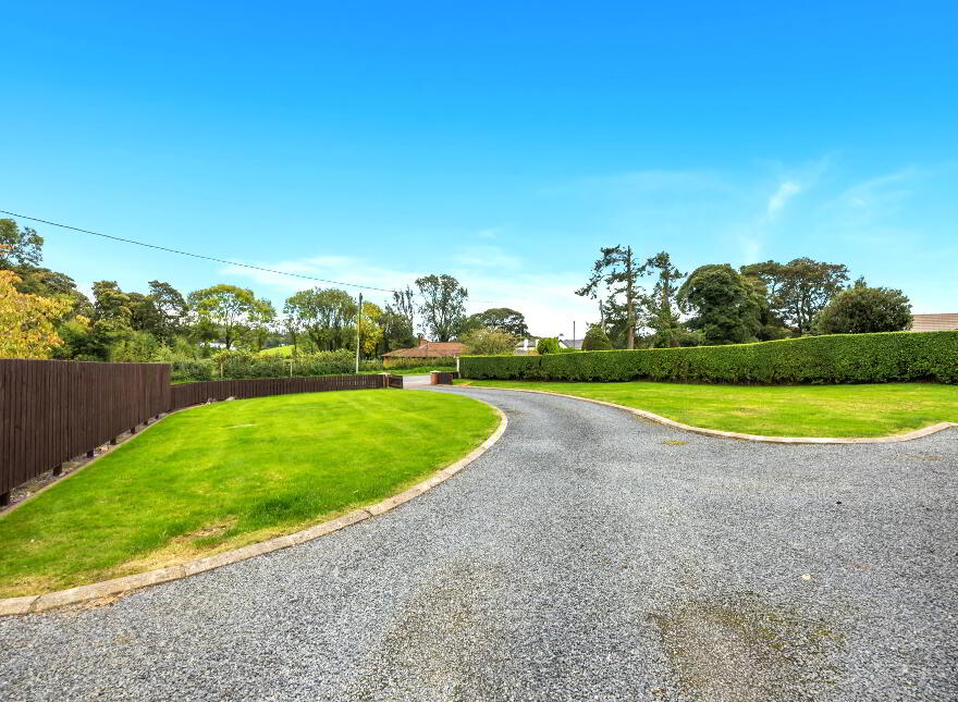 76a Dromore Road, Royal Hillsborough, BT26 6HU